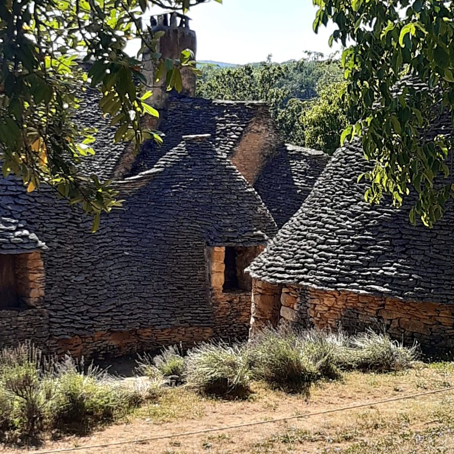 cabannes-du-Breuil-scaled